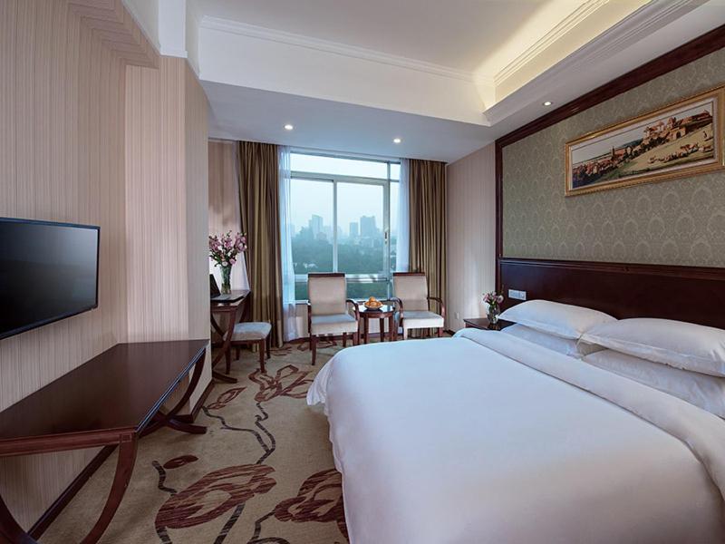 Vienna Hotel Guangzhou Shaheding Metro Station Exterior foto
