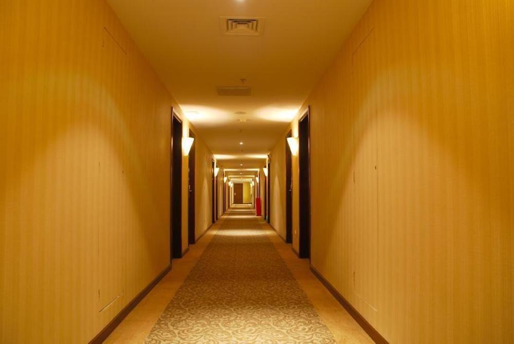Vienna Hotel Guangzhou Shaheding Metro Station Exterior foto